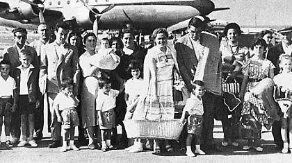 Περνάει – περνάει ο Έλληνας… και τα Ελληνόπουλα…