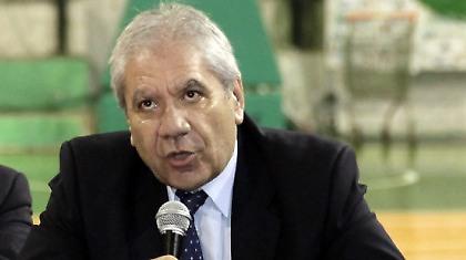 «Άλλοι να κάνουν την αυτοκριτική τους»