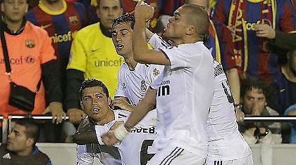 Χειρονομίες και συγγνώμη από Πέπε (video)