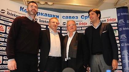 Εθελοντικά στο τιμόνι των «πλάβι» ο Ίβκοβιτς