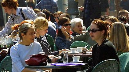 Μας περνούν για «μα..κες» και μας κλέβουν