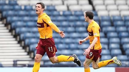 Έβγαλε τα μάτια της…