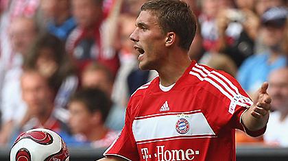 Ποντόλσκι: «Μένω κι ας είναι… τσίρκο»