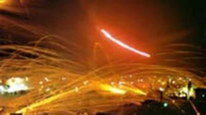 Ο ρουκετοπόλεμος άναψε 30 πυρκαγιές!