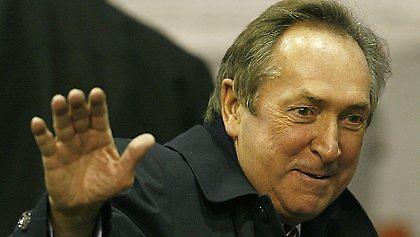 «Καλύτερα να σταματήσει ο Ουγιέ»