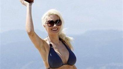 Το κουνελάκι του Playboy και το μπικίνι