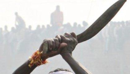 Αποκεφάλισε τη φίλη του μέσα στο σχολείο!