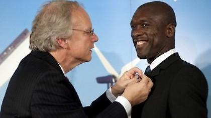 Χρίστηκε Ιππότης ο Ζέεντορφ! (pics)