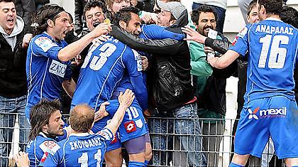 Εκτός από αδειοδοτήσεις έχει και μπάλα!