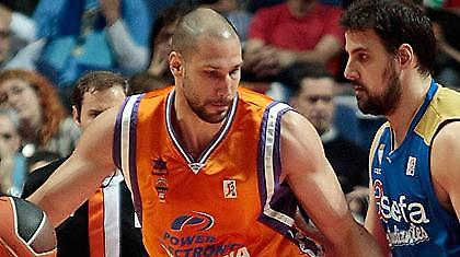 Αγκαλιά με την τρίτη θέση η Βαλένθια