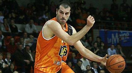 Έλειπε ο Κακιούζης, «χόρευε» ο Άκερ