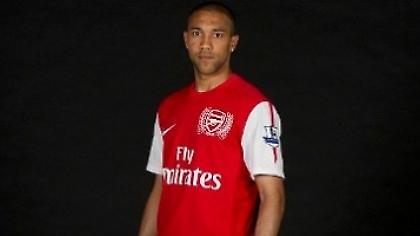 Επετειακή φανέλα για Άρσεναλ