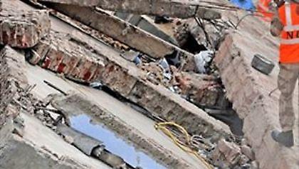 Κατάρρευση κτιρίου στην Τουρκία!