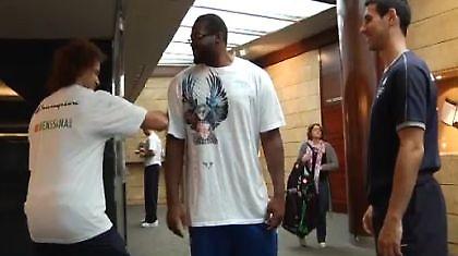 Είναι μια ωραία… ατμόσφαιρα στη Βαρκελώνη (video)