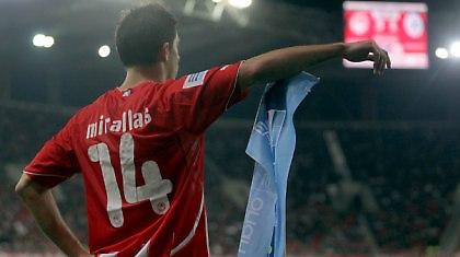 Βάλε κι εσύ κάτι για να μείνεις ρε Μιραλά!