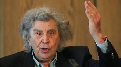 «Έκοψαν» τον Μίκη από το Μαουτχάουζεν