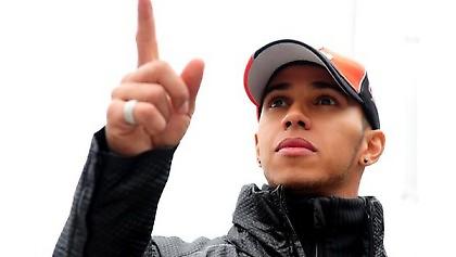 Κρατά μικρό καλάθι ο Χάμιλτον