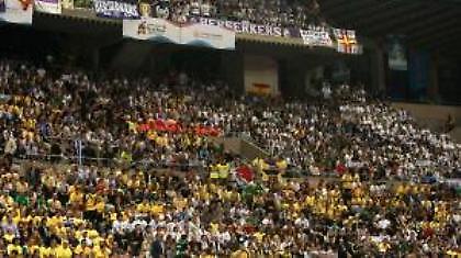 Ανάμεσα στους οπαδούς (Video)