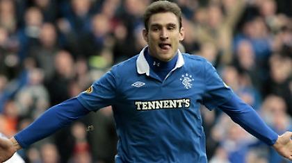 Το ένα χέρι… έπιασε την κούπα!