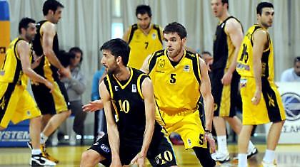 «Αυτοκρατορικός» θρίαμβος