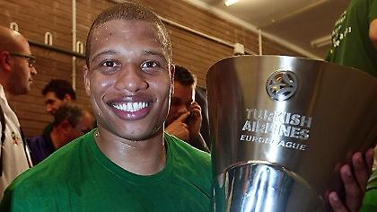 Μπατίστ: «Όσο το κορμί μού επιτρέπει, θα παίζω»