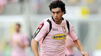 Μιτσίκε:«Μένει ο Παστόρε»