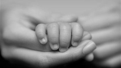 Αλλάζει η νομοθεσία για τις υιοθεσίες