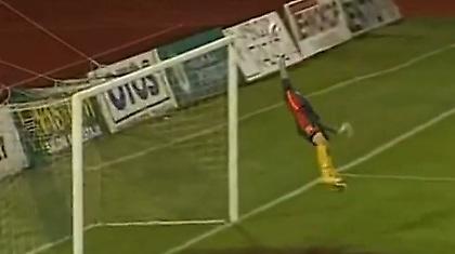 Διχασμένος… γκoλκίπερ! (video)