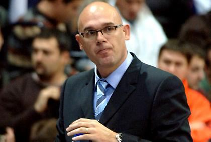 Αφού δεν μπορεί … Ομπράντοβιτς, βλέπει Σπάχια και Μαρτίνεθ