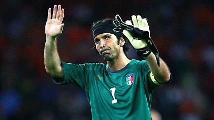 Πιστός στη «Γιούβε» ο Μπουφόν