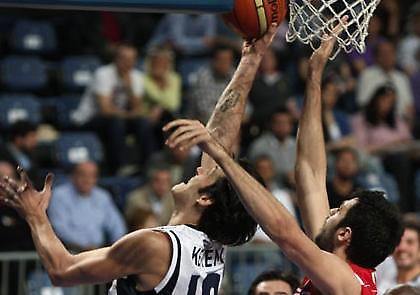 Αγκαλιά με την πρόκριση η Εφές