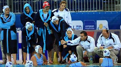 Με το αριστερό τα κορίτσια