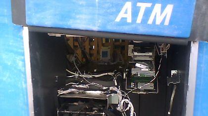 Ανατίναξαν Α.Τ.Μ. αλλά λεφτά δεν πήραν!