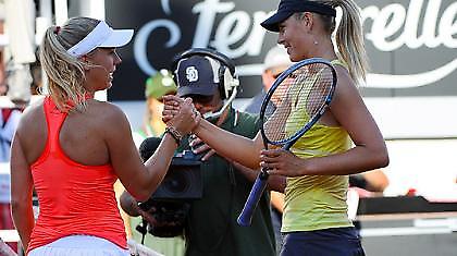 Έκπληξη από Σαράποβα, με Στόσουρ στον τελικό