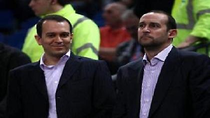 Το τρελό πανηγύρι των Αγγελόπουλων (Video)