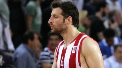 Παπαλουκάς: «Τα κεφάλια μέσα»