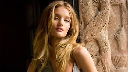 Rosie Huntington: Σέξι στο «Vanity Fair»