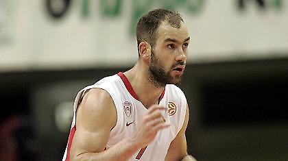 Παρών εις διπλούν