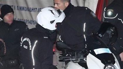 Αιματηρή συμπλοκή με θύματα αστυνομικούς στην Πεύκη