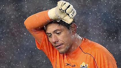 Πήρε Άλβες, ανανέωσε με Γκουάιτα η Βαλένθια