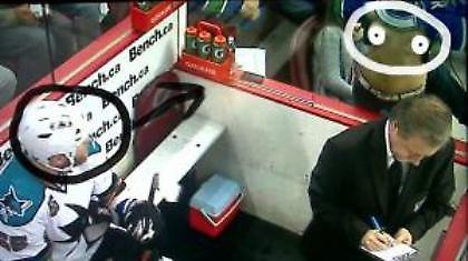 Μια γυμνόστηθη στους πάγκους (Video)