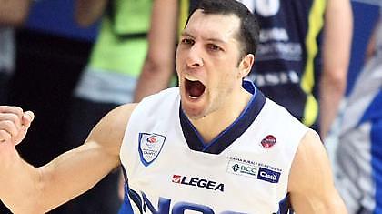 Κοντά στην πρόκριση η Καντού, ισοφάρισε η Αρμάνι