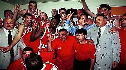 Όταν ο Ολυμπιακός τα πήρε… όλα! (videos)