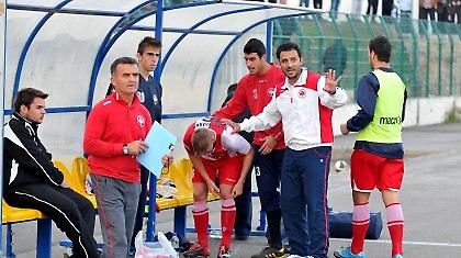 Συνεχίζει με Καβακά