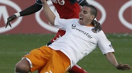 «Έσπασε το ρόδι» ο Κόκε (video)