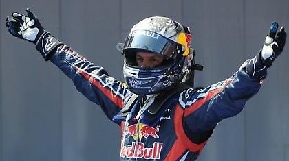 Καρέ νικών για τον Φέτελ