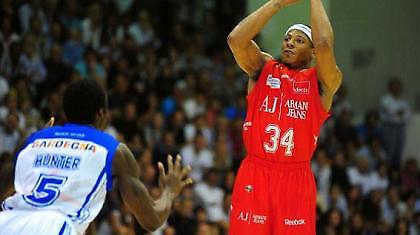 Πρόκριση για Καντού, ανατροπή από Αρμάνι