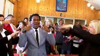 Ο Ζε Ρομπέρτο ιερέας!