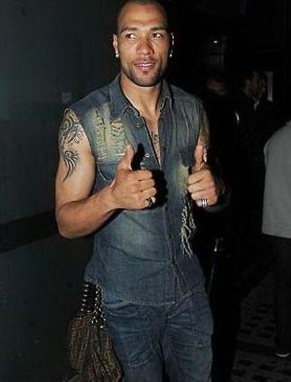 Τσαντάκι αξίας 7.000 λιρών λανσάρει ο Κάριου!