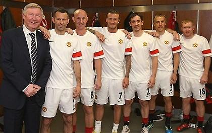 Νέβιλ με φόντο τον… Μπέκαμ!